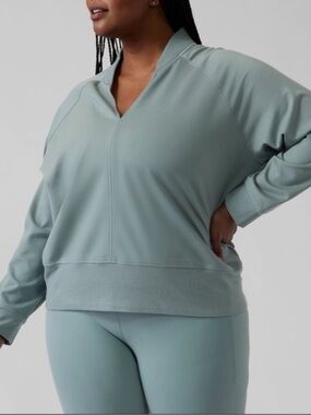 Athleta tops Green eastbound sweatshirt